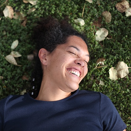 Laurianne Félicité : Enseignante de Yoga, Relaxation et Méditation. Guidances Spirituelles et Soins Énergétiques. Écriture inspirée et Channeling