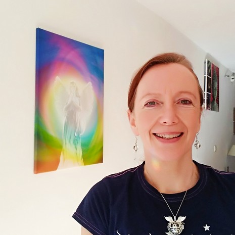 Chantal Anders Chantal Anders Médium & Praticienne Hypnose Régressive QHHT® : découvrez comment utiliser le Tarot pour prendre des décisions alignées